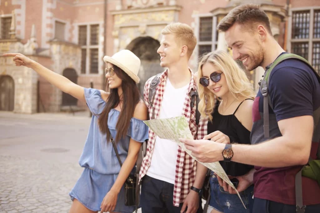 Expert Guidance in Small Groups
