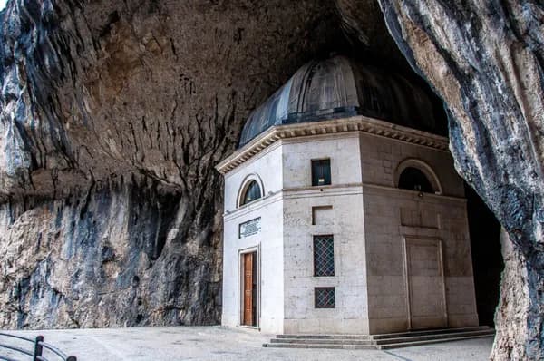 Frasassi Caves